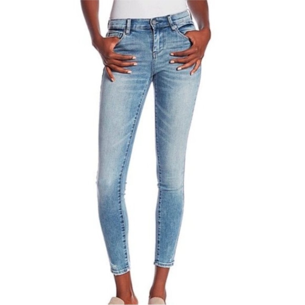 BLANK NYC The Bond Mid Rise Skinny Jean Size 28